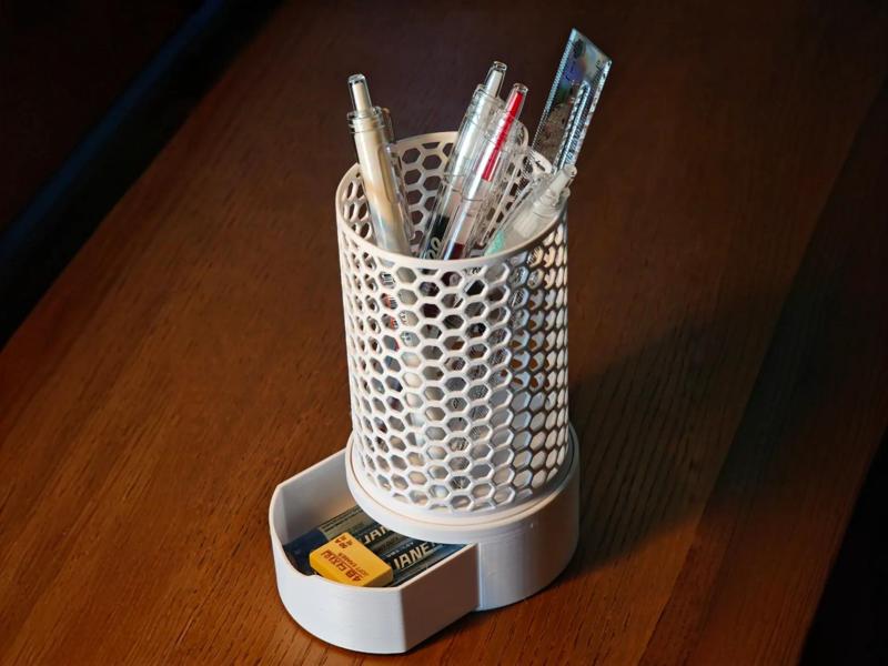 Openwork Pen Holder (with Small Drawer)