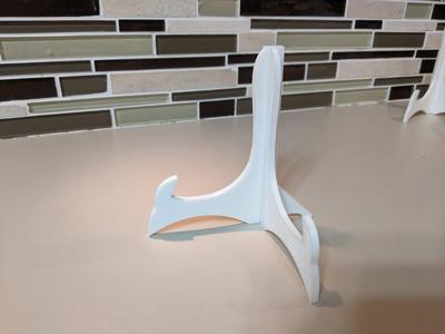 Universal Plate/Picture Stand with Improved Base