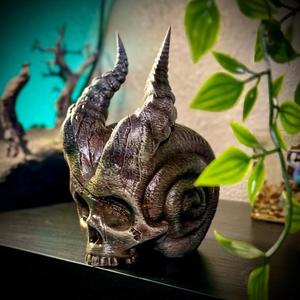 Skull of the demon snail.stl