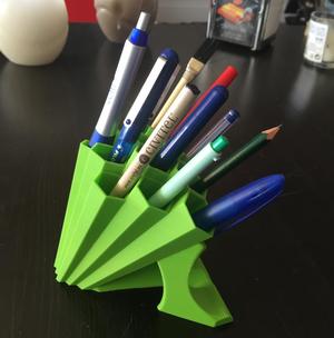 Telescopic Honeycomb pen-holder