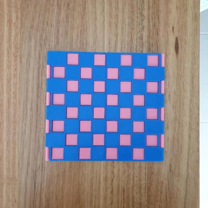 Hinged slimline chess board