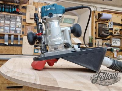 Parallel guide for 30° chamfer for Makita router