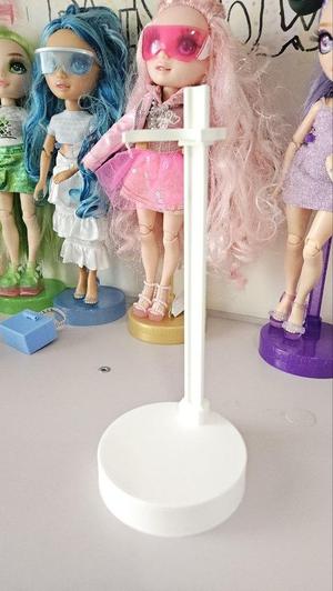 Rainbow High Doll Stand / Soporte Muñeca