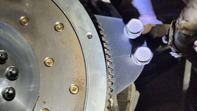 Nissan/Infiniti VQ/VR Flywheel Lockout Bracket (124 Tooth)