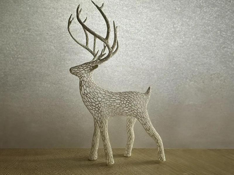 Voronoi Holiday Christmas Deer