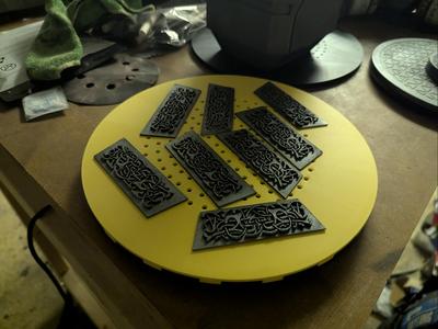 Airbrush turntable with swappable top V2