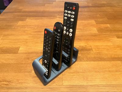 THREE simply modern Remote Holder