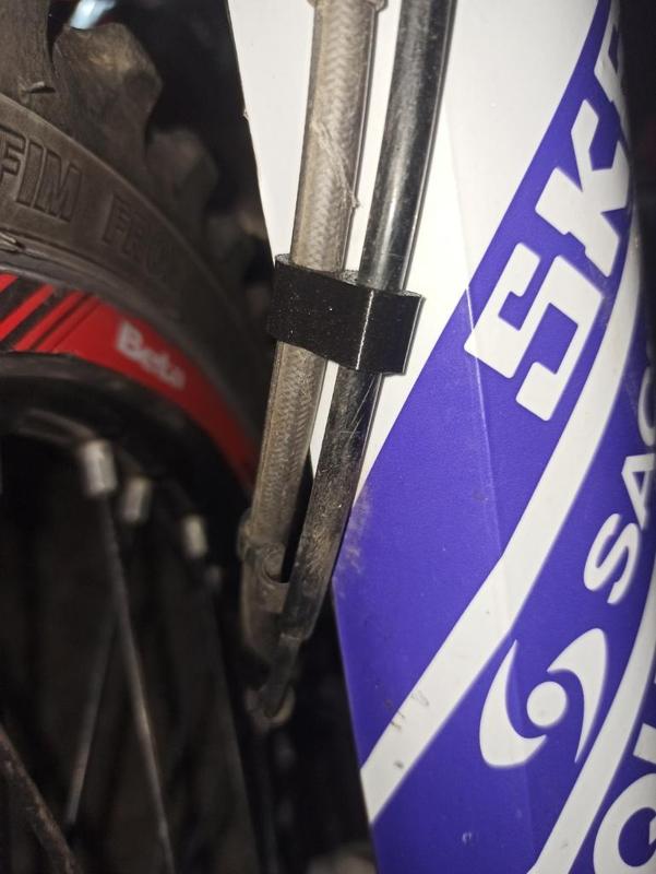 Beta RR 300 Brake hose/speedometer cable clip/holder