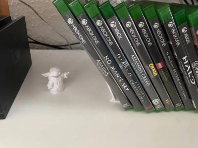 Redesigned Yoda bookend