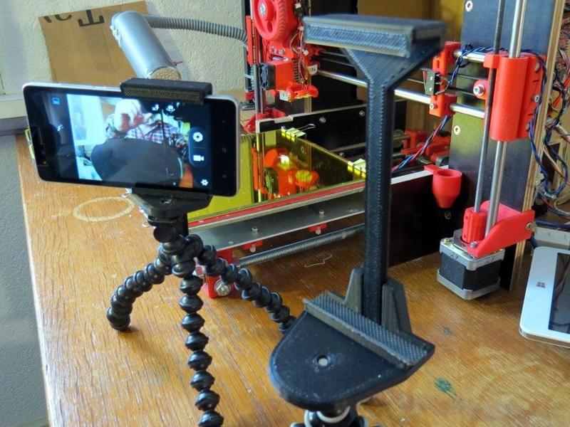 Adjustable tripod mount for tablet or smartphone