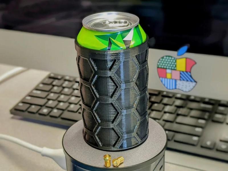 Soda Drink Sleeve for 12oz Can Comfort Grip Hexagon Pattern Koozie