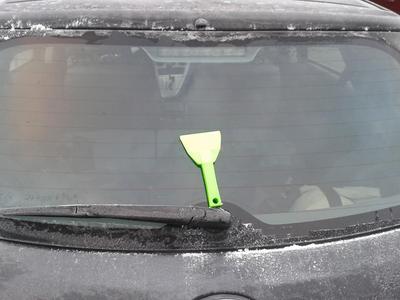 Small One-Handed Ice Scraper