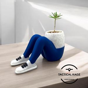 Sitting Planter – Legs in Leisure