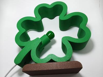four-leaf clover lamp