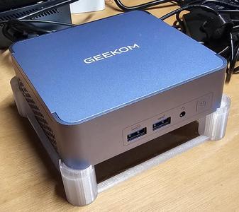 Support/stand for minipc GEEKOM. Ultra light for optimized cooling – Adjustable