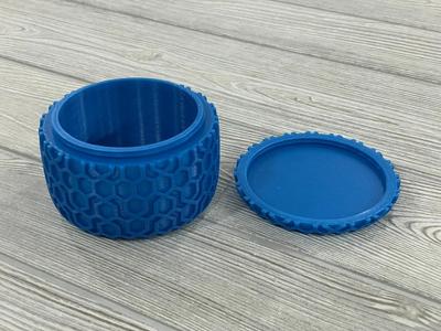 Canister with screw on lid – hexagon pattern
