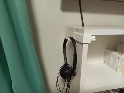 Headfones Holder   