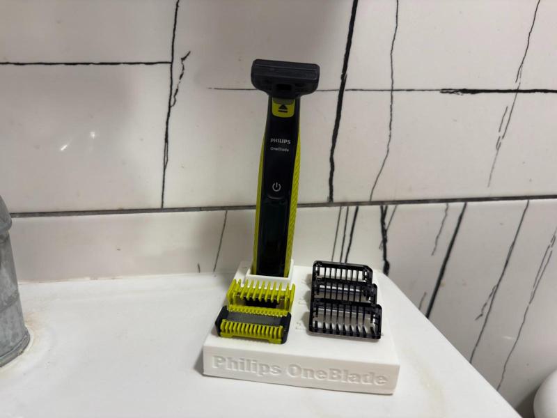 Philips OneBlade stand with Accessories