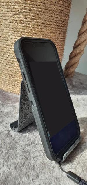minimalistic handy stand – vase mode