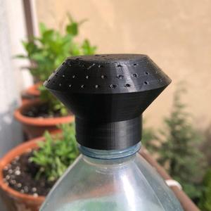 Sprinkler head for Volvic water bottle