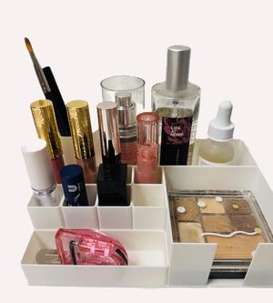 makeup organizer