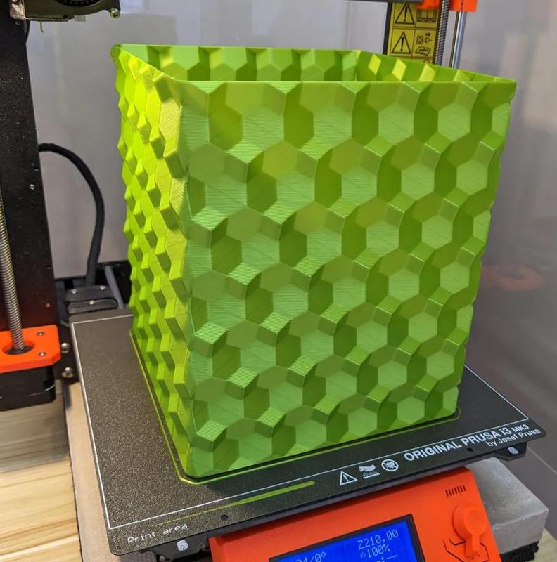 Hypercube Vase Bin