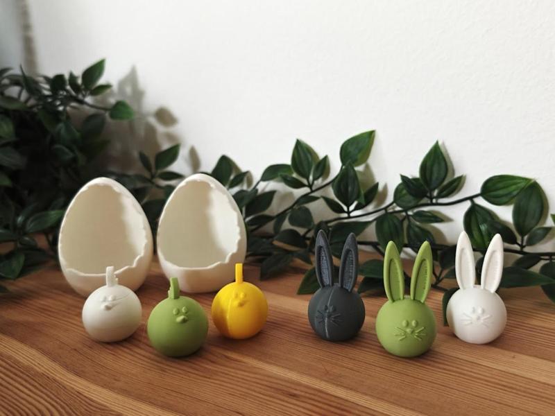Hanging or standing eggshell with Bunny and Chick