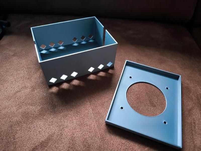 Kabelbox mit 80 mm Lüfter