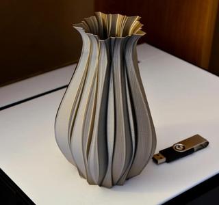 Vase 838