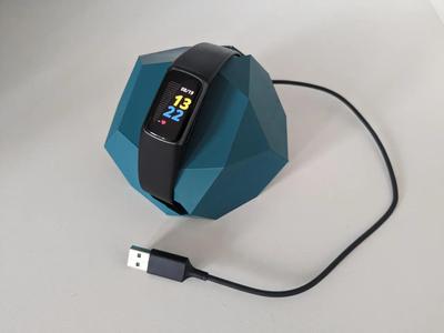 Low Poly Fitbit Charge Stand