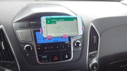 Mobile Phone Support Hyundai ix35
