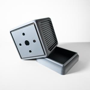 The Rovo Square Planter Pot with Drainage Tray by Terra de Verdant