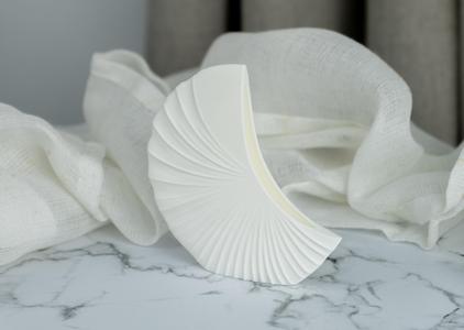 Aurora Arc Vase – A Sculptural Touch of Elegance