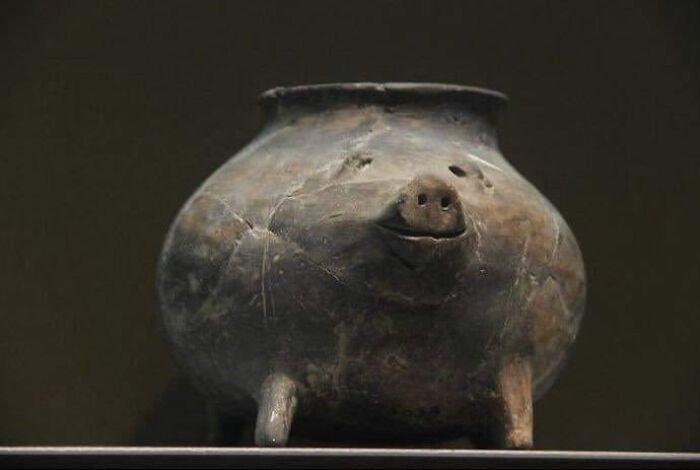 6000 year old Neolithic Pig Pot (Usable)