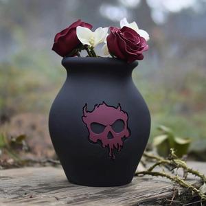 Dark Skull Vase – Gothic 3D-Printed Home Decor, Skull-Themed Vase for Alternative Interiors