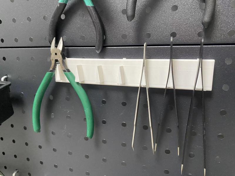 【Tweezer Holder】Pegboard Tweezer Storage Rack for 6mm Hole Diameter, 25MM Hole Center Spacing Pegboard