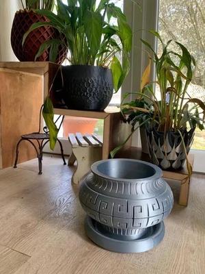 Cache Pot / vase