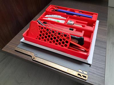 A1M Build Plate Holder with Gridfinity Baseplate