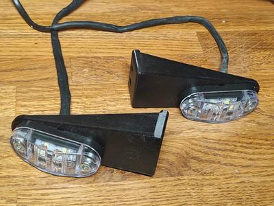 Patte de fixation feu de gabarit à LED pour remorque Lider