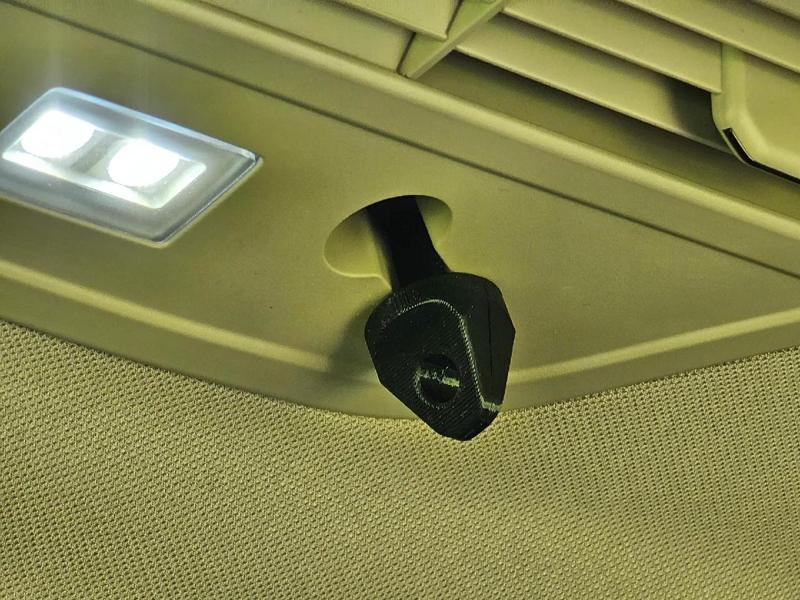 Volkswagen Multivan t7 eye to ceiling hole