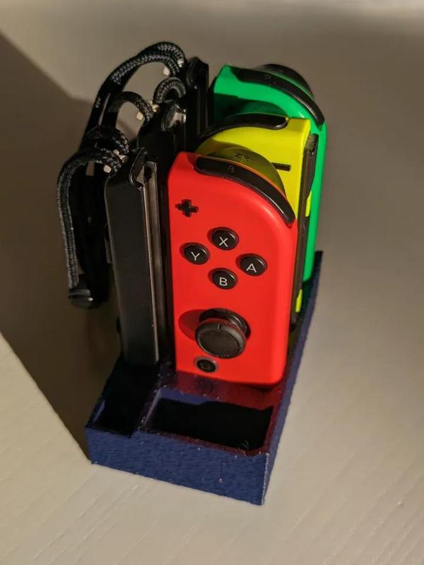 Joy-Con(tm) + straps holder   