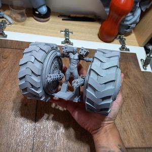 Twisted Metal - Axel