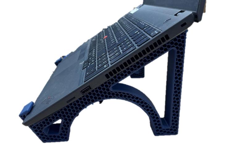 Laptop stand – low version (Lenovo ThinkPad L15)