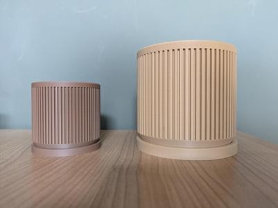 Modern planter pot + optional self watering.