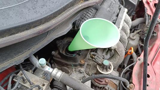 Oil Refill Funnel for Honda Fit/Jazz