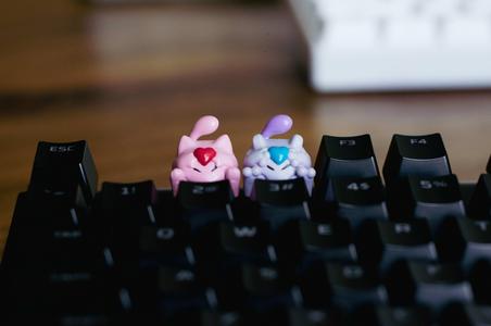 Mew And Mewtwo of love Keycaps – Mechanical Keyboard