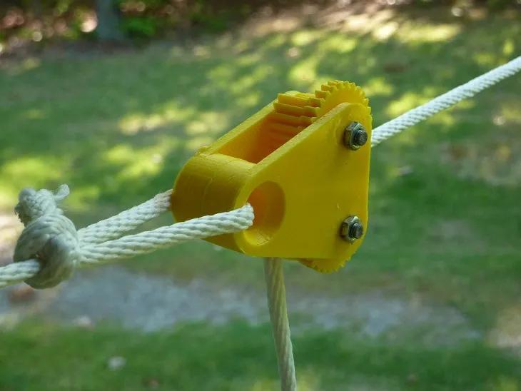 Rope or Clothesline Tensioner
