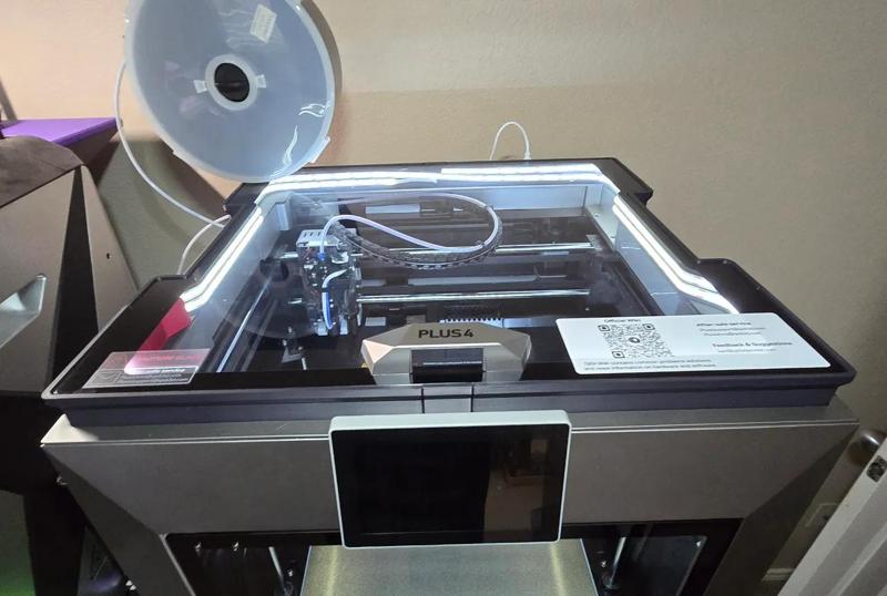 Qidi Plus 4 Lid Riser for Mounting Light Strip