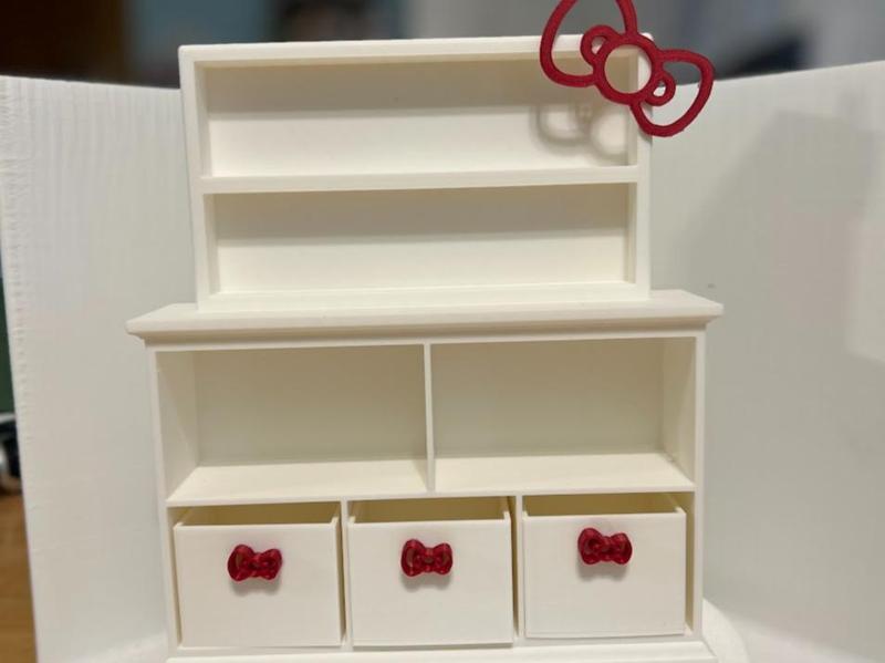 Hello Kitty Display Shelf Miniverse