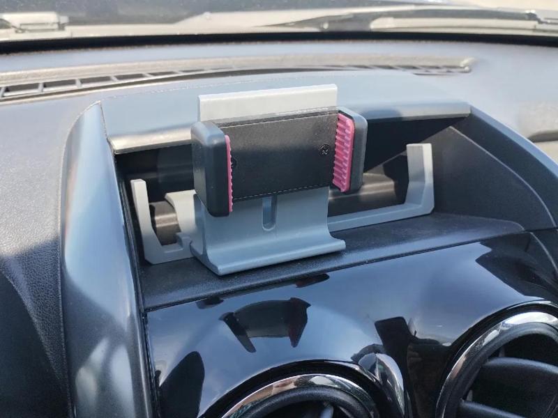 Dacia Duster Cockpit Phone Holder   